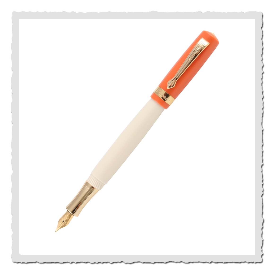 Geöffneter Kaweco Student 70's Soul Füllfederhalter mit sichtbarer Feder