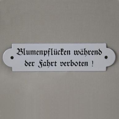 Blumenpflücken während der Fahrt verboten
